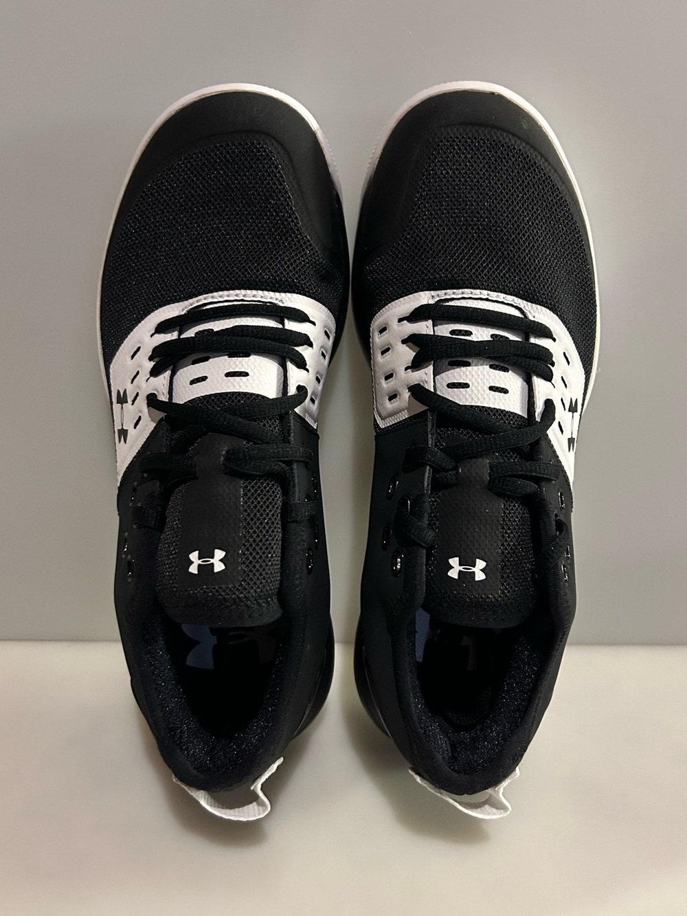 New Men’s Under Armour Charged Ultimate 3.0 Black Running Shoes - Size 7.5 NIB - Picture 3 of 4